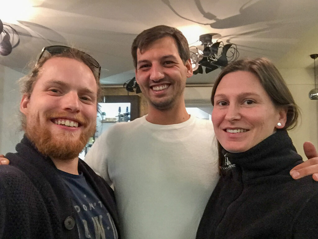 Fotografia Michal a Marcela s majiteľom Bistro Rovinj v chorvátskom meste Rovinj na Istrii.