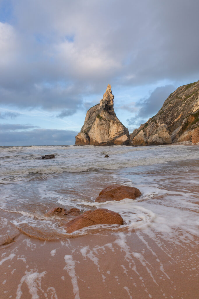 Cabo da Roca kúsok od portugalského Lisabonu. Najzápadnejšie miesto Európy. Ursa pláž.