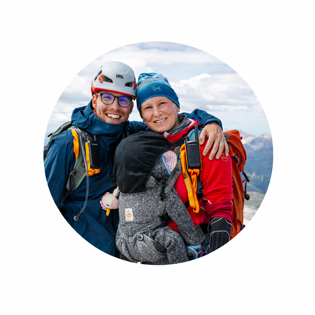 O mne - Mišo z OKRUHOM spolu s manželkou Marcelou a malým Markusom v nosiči v Dolomitoch na ich cestách po Európe.