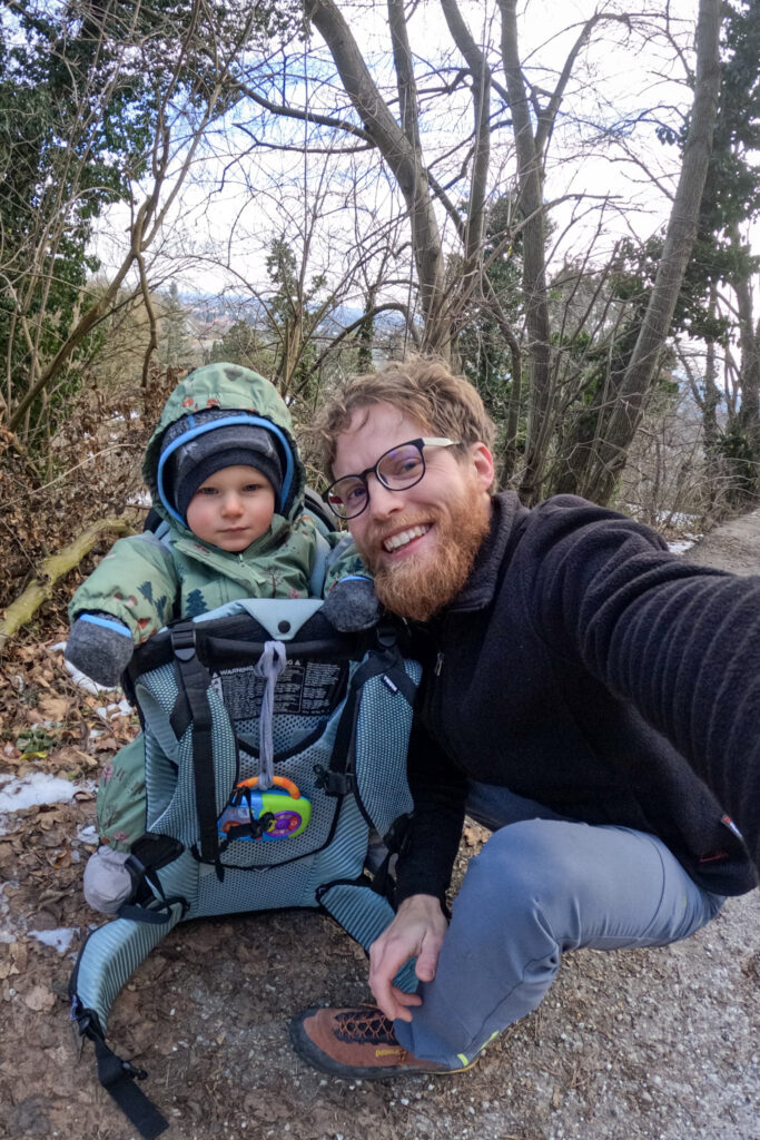 Michal a Markus v Thule Sapling detský turistický nosič
