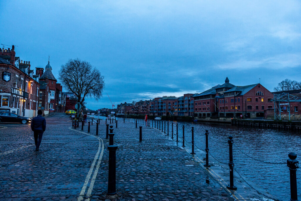 York, Anglicko, promenáda popri rieke