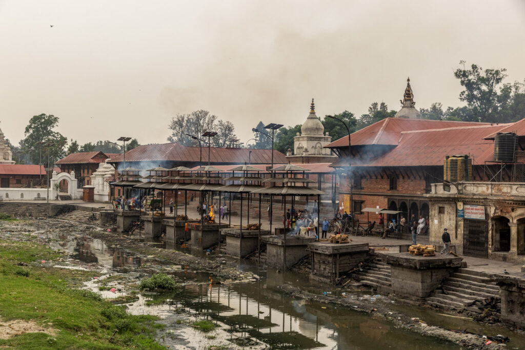 Rieka Bagmati pretekajúca cez komplex Pashupatinath v Káthmandu