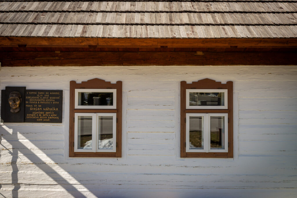 Dom s pamätnou izbou Mons. Štefana Nahálku v Liptovskej Tepličke