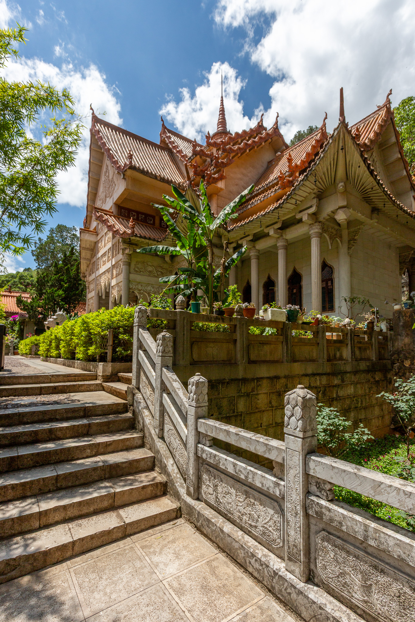 Historická budova v komplexe Yuantong Temple v Kunmingu, Čína.