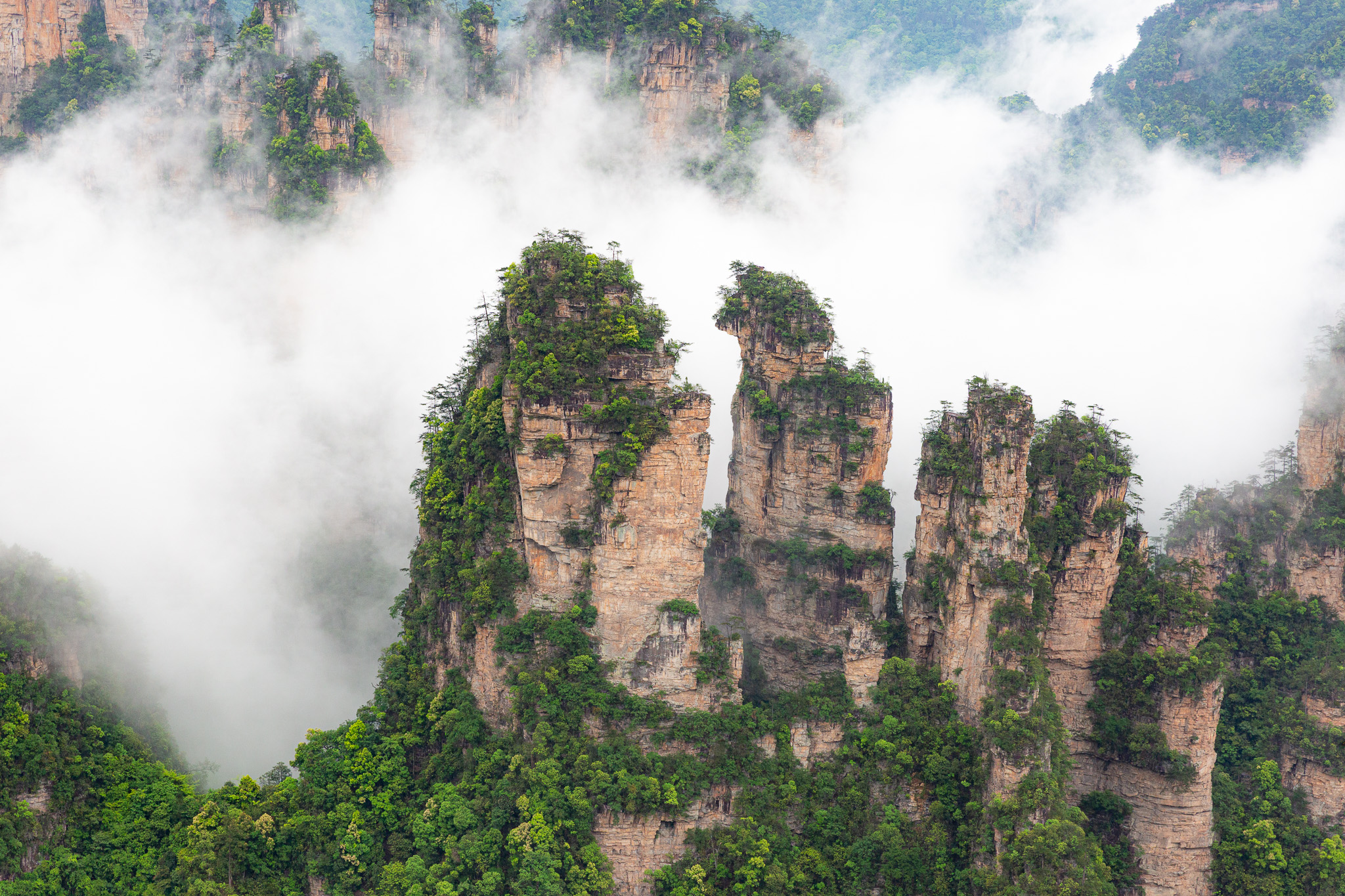 Zhangjiajie a Avatar Mountains: nádherné výhľady, davy ľudí a dva dni vo Wulingyuane